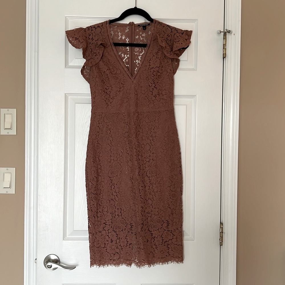 Express Lace Midi Dress in Dusty Rose